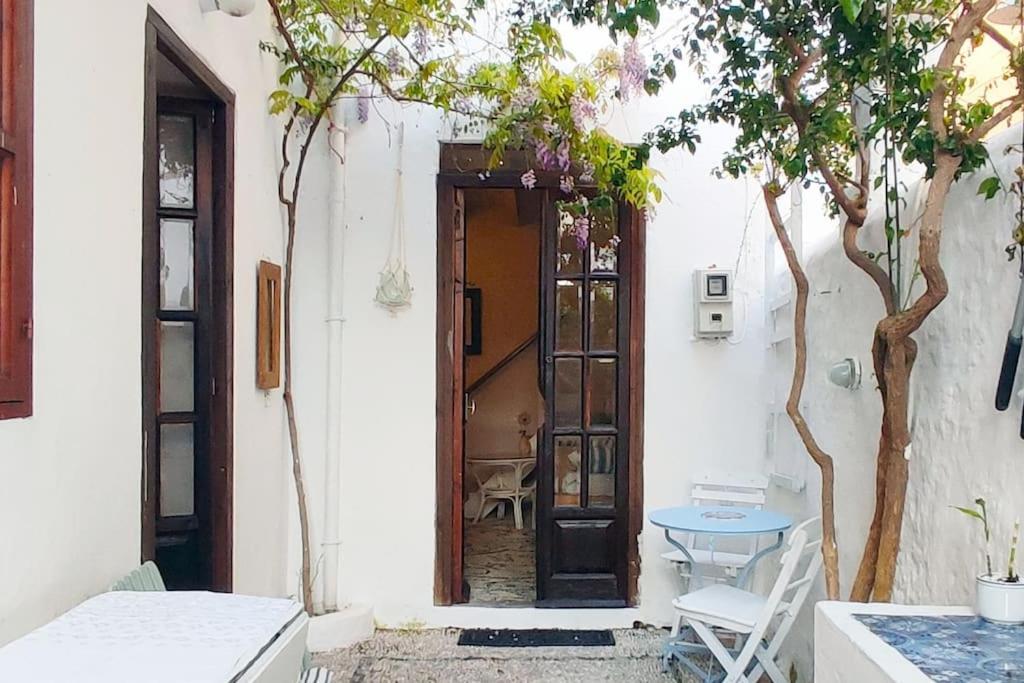 Town House With Rooftop Jacuzzi Casa vacanze